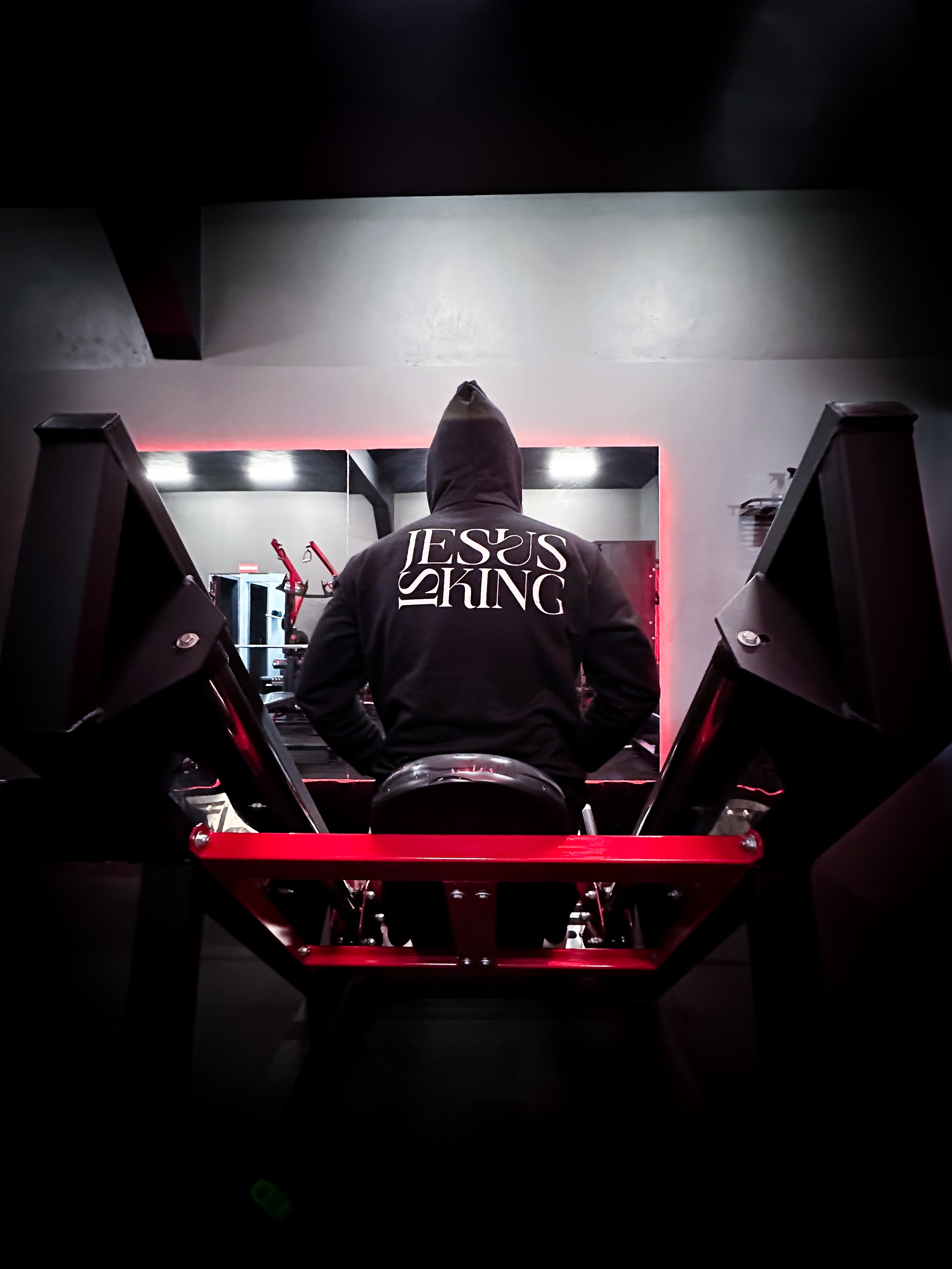 MOLETOM - JESUS IS KING NEW